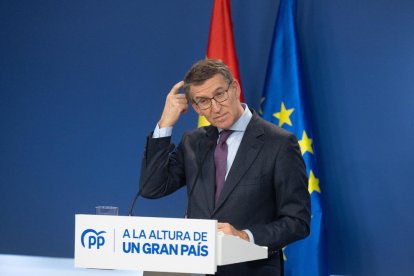 El líder del PP, Alberto Núñez Feijóo, en roda de premsa.