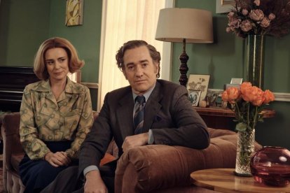 Keeley Hawes (Barbara) i Matthew Macfadyen (John Stonehouse).