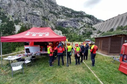 El centro de mando se montó en el parking de la presa de Cavallers. 