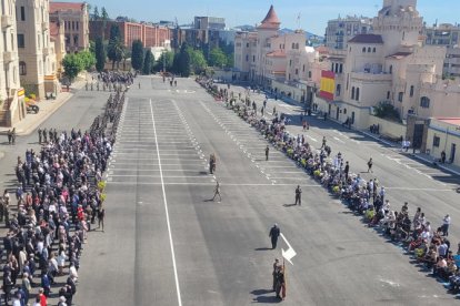 Pla general de la jura de bandera organitzada a la caserna del Bruc de Barcelona