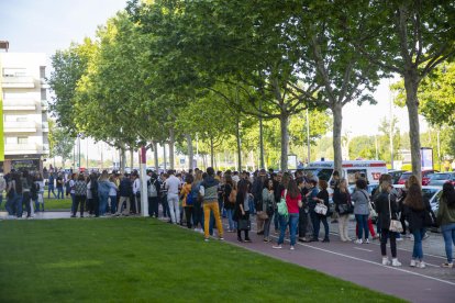 Les més de 1.600 persones que van fer oposicions a Lleida van denunciar el caos que es va viure pels retards i els errors.