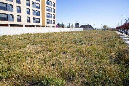 Uno de los solares donde estaban previstos pisos sociales de alquiler.