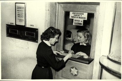 Les dones formen part de l'estructura de Correos des de la seua fundació.