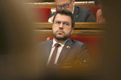 El presidente del Govern, Pere Aragonès, durante el pleno del Parlament.