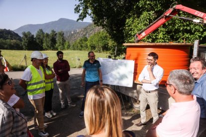 Puigneró en la visita a las obras para desplegar la fibra óptica. 