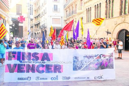 La manifestación arrancó en la plaza Paeria y recorrió el Eix Comercial hasta la avenida Blondel.