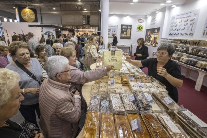 Els visitants van omplir el pavelló de la Fira del Torró.