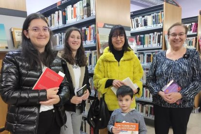 ‘Superlectors’ de tots els grups d’edat que són usuaris de la biblioteca Sant Bartomeu d’Alpicat.