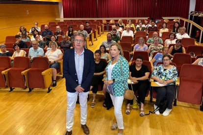 Talarn y la secretaria general de la ACM, Joana Ortega, en la jornada. 