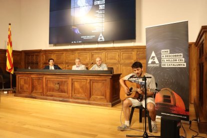 Un momento de la presentación del 12.º ciclo 'Música sota les estrelles' en el IEI de Lleida.