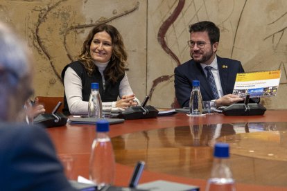 El president Pere Aragonès posant dijous amb els pressupostos.