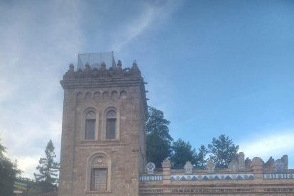 La plaça de l’ajuntament es va omplir ahir de visitants.