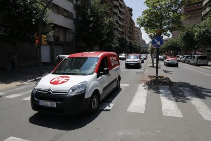 Prop de 150 vehicles de la companyia van recórrer ahir la ciutat.