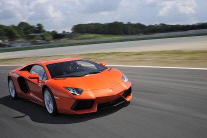 Lamborghini aprofita el 2022 per fer un homenatge al V12: el motor de 12 cilindres que ha propulsat els seus models durant gairebé 60 anys.