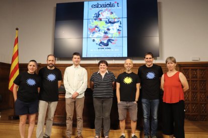 Presentación ayer en el IEI de la 16 edición del festival Esbaiola’t.