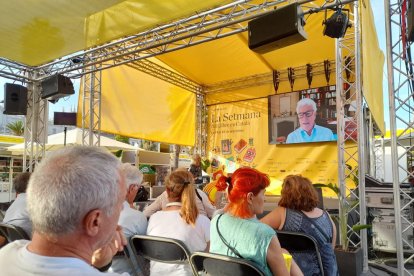 Ken Follett, vía telemática, fue ayer la estrella internacional.