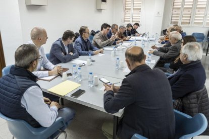 Pueyo y Postius, con los empresarios del polígono El Segre. 