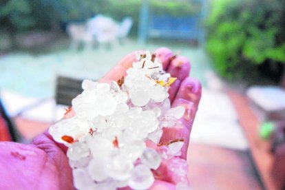 El granizo fue abundante en Guissona.