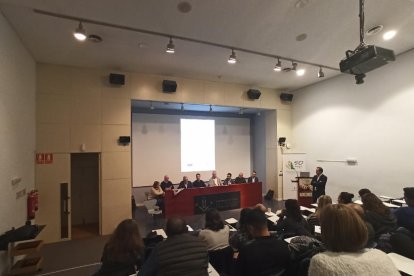 Momento de la mesa redonda del jueves en la UdL.