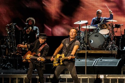 Bruce Springsteen con algunos de los músicos de la E Street Band el 14 de mayo de 2016.