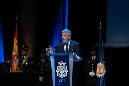 El titular de Interior, Fernando Grande-Marlaska, ayer en un acto de la Policía Nacional en Barcelona.