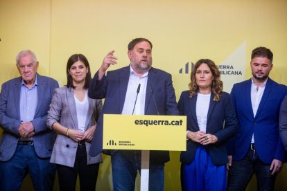 Oriol Junqueras, el pasado jueves junto a Marta Vilalta y Laura Vilagrà.