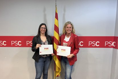 González y Mínguez ayer en la sede del PSC en Lleida. 