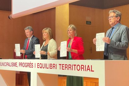 Els presidents de les diputacions, en l’acte que va commemorar els 200 anys d’aquestes institucions.