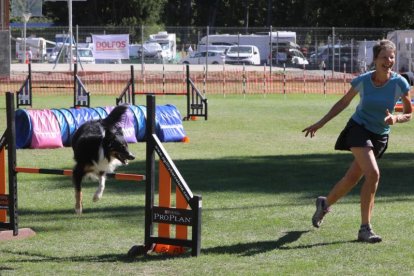 La competición de agility empezó el pasado miércoles y participaron más de 400 personas. 