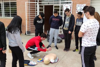 Un dels grups participants en el concurs que es va dur a terme a l’institut.