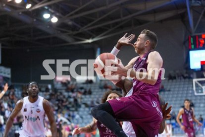 Victòria solvent de l'CG Força Lleida a casa (91-79)