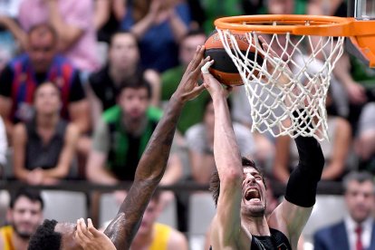 Ante Tomic va estar imparable a la zona, però massa sol.