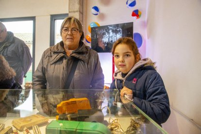 Manel Gigó, Pere Puiggròs i Jordi Clariana, en la presentació del Museu de les Joguines, ahir a Artesa de Lleida.