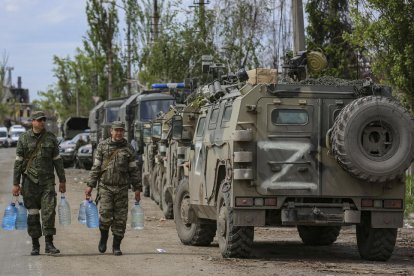 Efectius de la milícia de l’autoproclamada república de Donetsk, a Mariúpol.