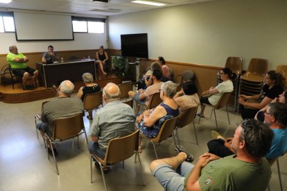 El consistorio de L’Albagés reunió el miercoles a los vecinos para explicarles la situación del suministro.