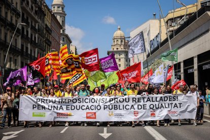 La capçalera de la manifestació ahir a Barcelona.