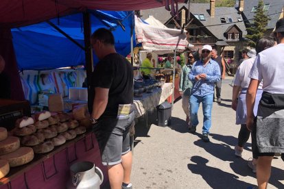 Arties acoge el Mercat Gourmand y la feria de artesanía de Aran