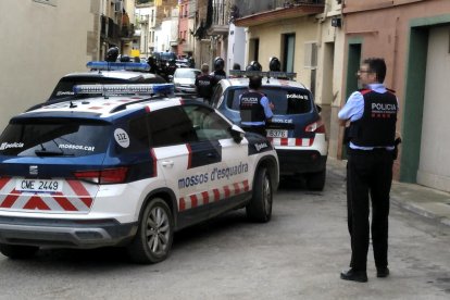 Imatge de l'operatiu policial de dimecres passat a Miralcamp