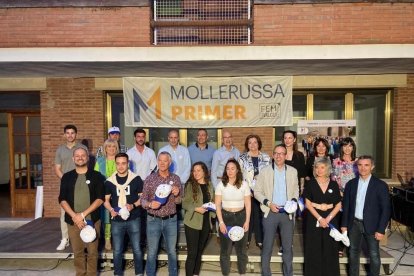 Els integrants de la candidatura de Mollerussa Primer, a Cal Duch.