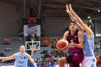 Luka Rupnik saluda a Encuentra en su regreso al Barris Nord.