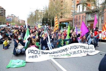 Un moment de la manifestació de docents a Lleida d'aquest dimecres.