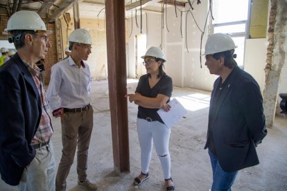 Jaume Puy, Claudi Vidal, Jordina Freixanet i Carles Gibert van visitar ahir les obres a Gardeny.