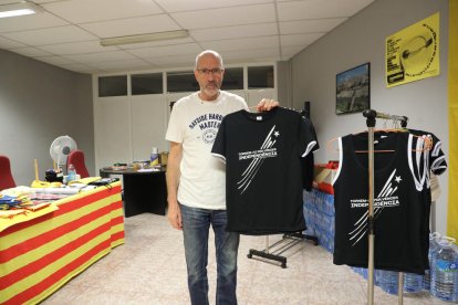 Las camisetas de la Diada se pueden adquirir en la sede de la ANC en la capital del Segrià.