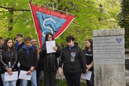 Alumnes del Segrià homenatgen els deportats a camps nazis