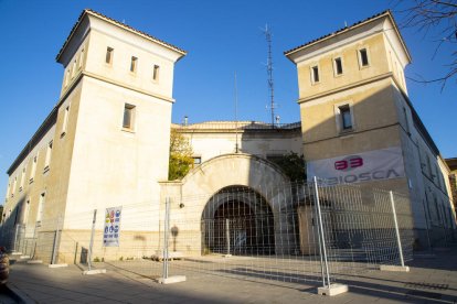 L’edifici de l’antiga comissaria de Sant Martí, tancat.