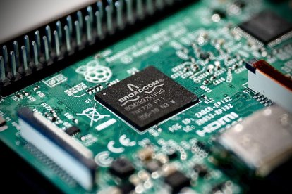 Broadcom és dissenyador, desenvolupador i proveïdor mundial nord-americà d'una àmplia gamma de productes de software d'infraestructura i semiconductors.