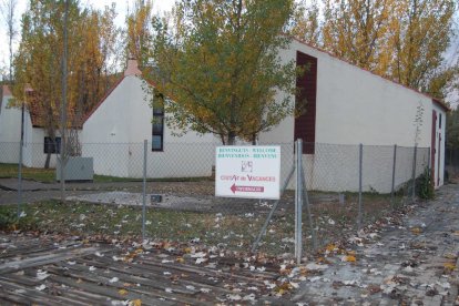 Los bungalows de la ciudad vacacional, en desuso desde hace años.