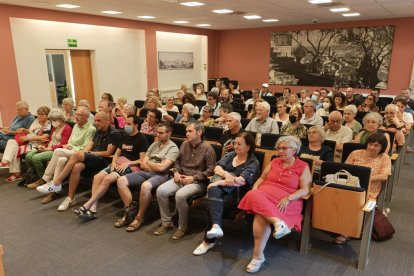 Públic, ahir en la conferència inaugural del Correllengua.