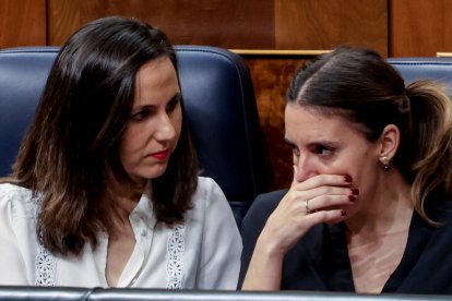 Ione Belarra e Irene Montero fueron las únicas ministras presentes en el pleno. 