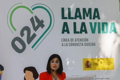 La ministra de Sanidad, en la presentación del teléfono en mayo.